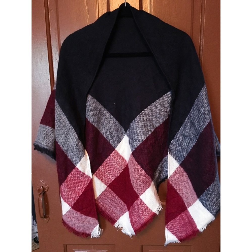 Triangle scarf